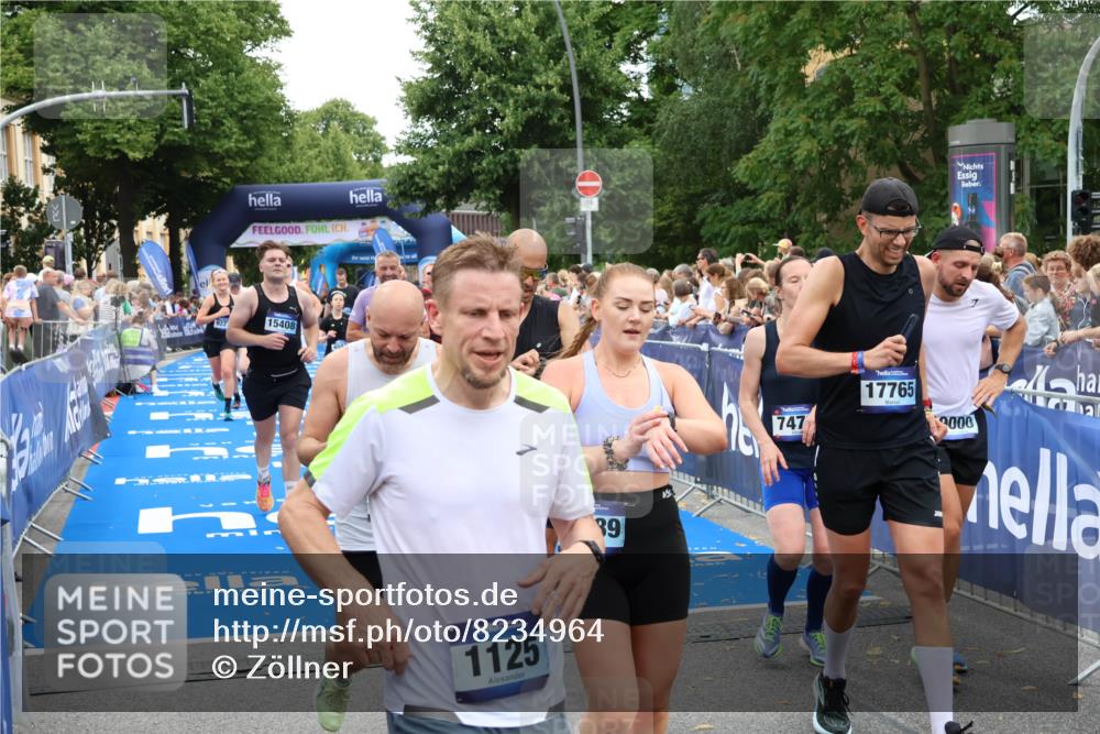 29.06.2025 - hella hamburg halbmarathon Zöllner http://msf.ph/oto/8234964 29.06.2025 10:54:49 Ziel 1496, 2029, 2561, 3310, 4231, 6587, 7478, 8449, 9227, 10044, 12186, 13147, 14239, 15389, 15408, 15584, 17231, 19000 meine-sportfotos.de