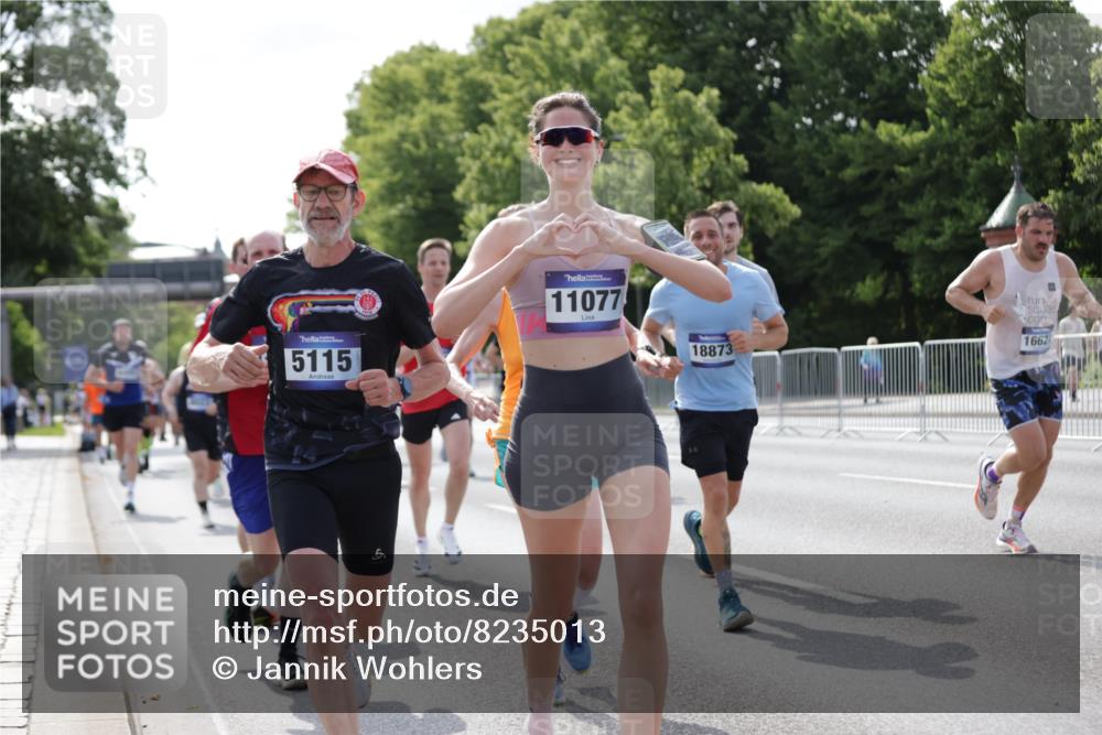 29.06.2025 - hella hamburg halbmarathon Jannik Wohlers http://msf.ph/oto/8235013 29.06.2025 09:53:22 Lombardsbrücke 2270, 2516, 2823, 2890, 2937, 3004, 3186, 3414, 4140, 4247, 4949, 5115, 5362, 5532, 5650, 6309, 6388, 6575, 6903, 7167, 7385, 7448, 7480, 8023, 8269, 9030, 9043, 9626, 9633, 9723, 9965, 10792, 11077, 11936, 12271, 13223, 13225, 13554, 13667, 14262, 14618, 14619, 14764, 15026, 15611, 15851, 16084, 16136, 16466, 16475, 16549, 16624, 16625, 16677, 16766, 17032, 17033, 17376, 17384, 18066, 18249, 18638, 18678, 18718, 18790, 18873, 18922 meine-sportfotos.de