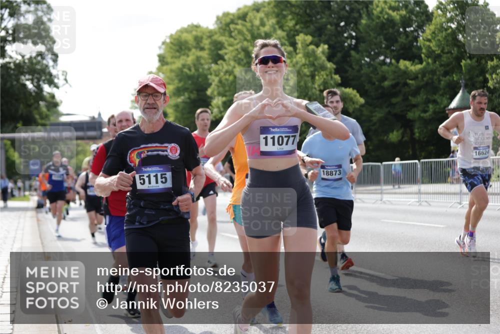 29.06.2025 - hella hamburg halbmarathon Jannik Wohlers http://msf.ph/oto/8235037 29.06.2025 09:53:22 Lombardsbrücke 2270, 2516, 2823, 2890, 2937, 3004, 3186, 3414, 4140, 4247, 4949, 5115, 5362, 5532, 5650, 6309, 6388, 6575, 6903, 7167, 7385, 7448, 7480, 8023, 8269, 9030, 9043, 9626, 9633, 9723, 9965, 10792, 11077, 11936, 12271, 13223, 13225, 13554, 13667, 14262, 14618, 14619, 14764, 15026, 15611, 15851, 16084, 16136, 16466, 16475, 16549, 16624, 16625, 16677, 16766, 17032, 17033, 17376, 17384, 18066, 18249, 18638, 18678, 18718, 18790, 18873, 18922 meine-sportfotos.de
