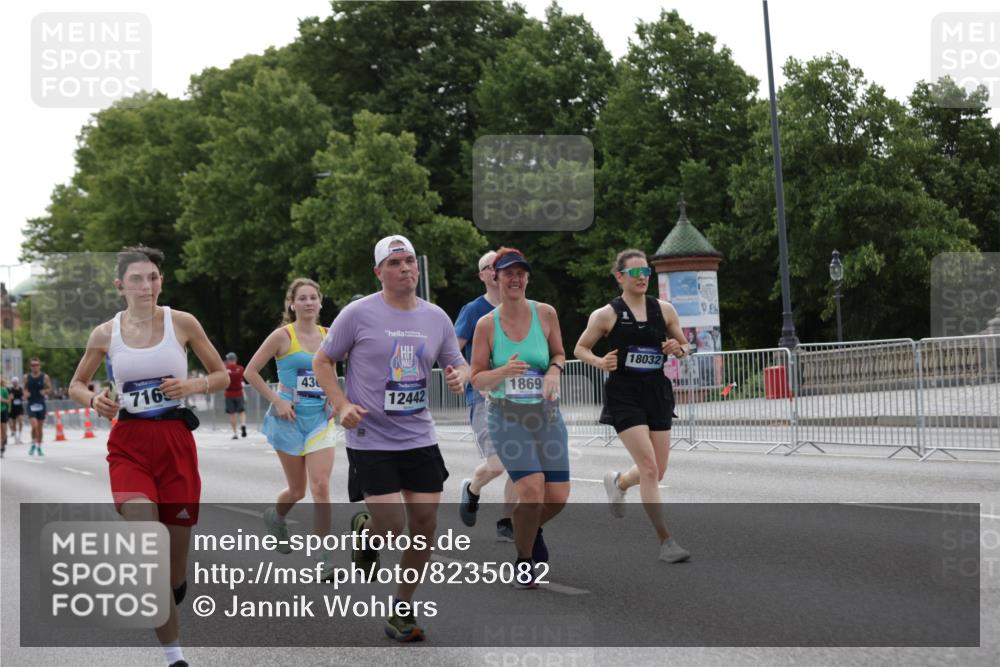29.06.2025 - hella hamburg halbmarathon Jannik Wohlers http://msf.ph/oto/8235082 29.06.2025 10:28:35 Lombardsbrücke 1518, 1557, 1869, 3717, 4161, 4362, 4834, 4982, 5167, 5249, 7169, 12099, 12442, 14205, 15143, 15452, 15453 meine-sportfotos.de