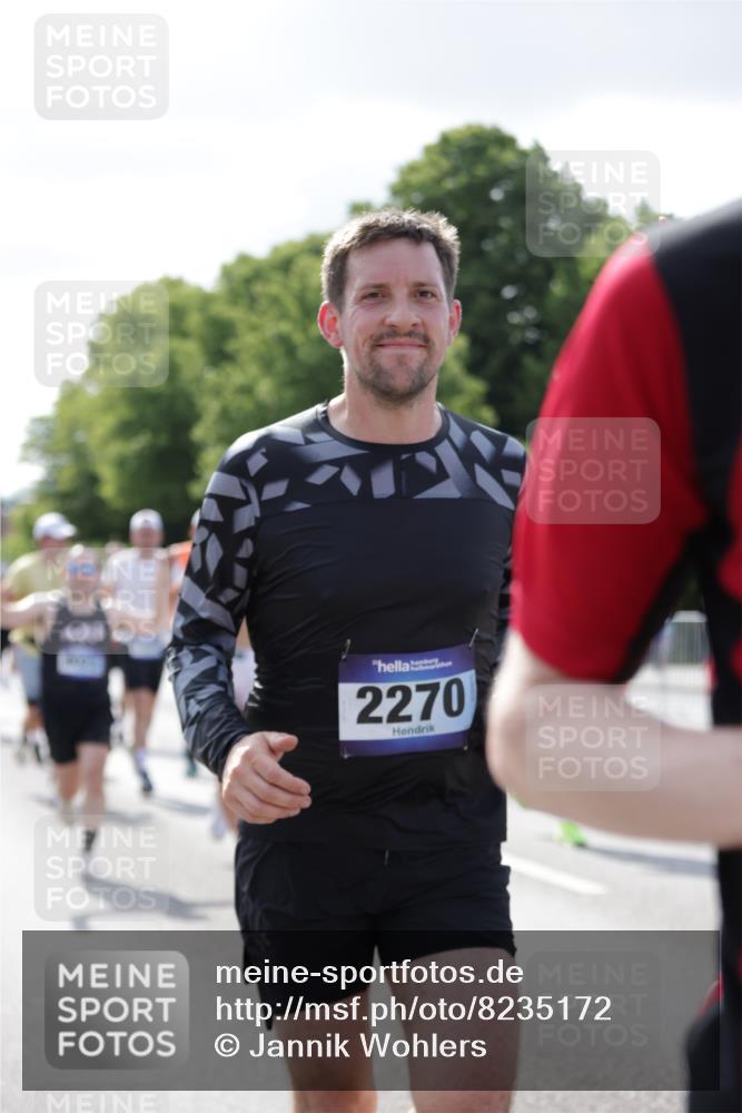 29.06.2025 - hella hamburg halbmarathon Jannik Wohlers http://msf.ph/oto/8235172 29.06.2025 09:53:25 Lombardsbrücke 1098, 2270, 2516, 2823, 2890, 2937, 3004, 4140, 4247, 4949, 5115, 5362, 5532, 5650, 6309, 6388, 6575, 7167, 7385, 7448, 7480, 7734, 8023, 8269, 9030, 9043, 9633, 9723, 10792, 11077, 11936, 12271, 13223, 13225, 13554, 13667, 14262, 14415, 14618, 14619, 14730, 14764, 15026, 15611, 15851, 16084, 16136, 16466, 16475, 16549, 16624, 16625, 16677, 16766, 17032, 17033, 17376, 17997, 18066, 18249, 18718, 18790, 18873, 18922 meine-sportfotos.de