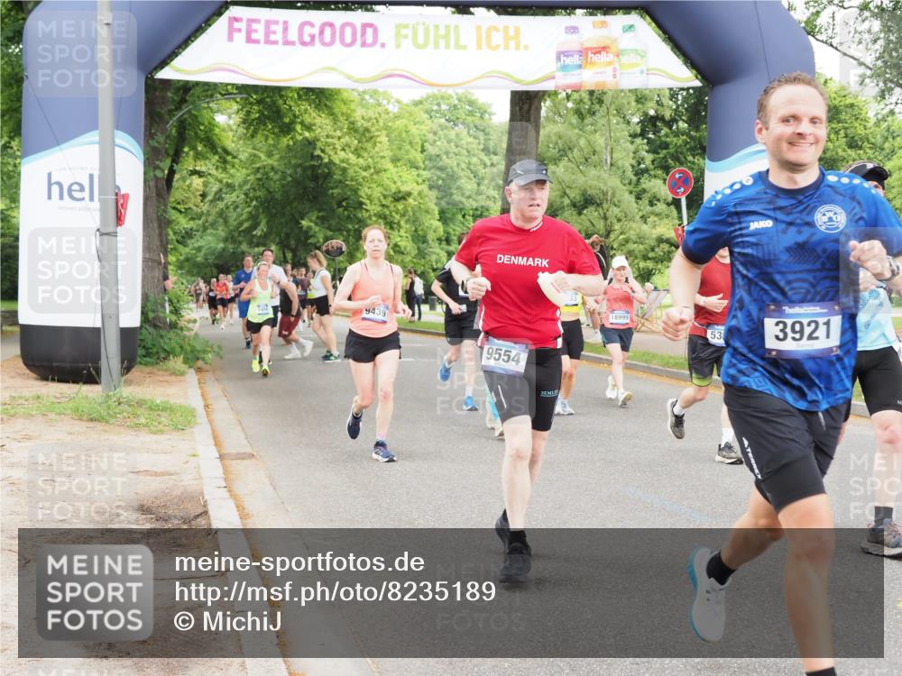 29.06.2025 - hella hamburg halbmarathon MichiJ http://msf.ph/oto/8235189 29.06.2025 10:49:57 Zwischen KM18-KM19 1254, 1334, 1464, 1573, 1881, 2683, 3001, 3921, 4538, 5384, 9439, 9554, 9718, 10705, 12004, 13503, 14135, 15252, 16808, 17757, 18999 meine-sportfotos.de