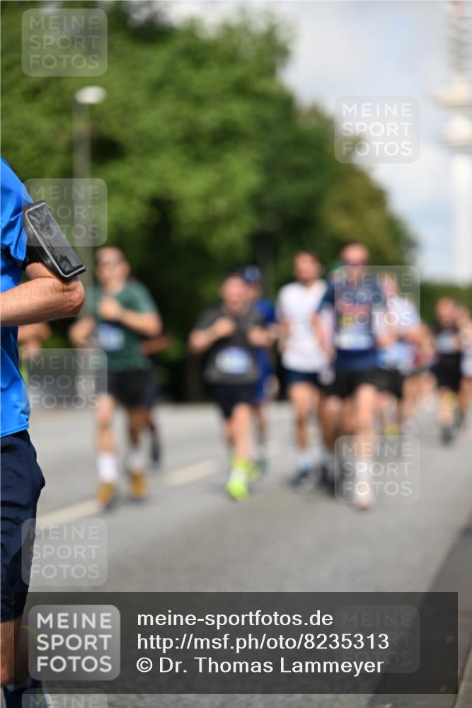29.06.2025 - hella hamburg halbmarathon Dr. Thomas Lammeyer http://msf.ph/oto/8235313 29.06.2025 09:50:38 Kennedybrücke 1002, 1396, 1407, 1411, 1910, 1959, 2121, 2228, 2563, 2774, 2836, 2851, 3790, 3935, 4246, 4740, 6032, 6305, 6473, 6915, 7080, 7622, 7831, 7867, 7972, 8366, 9376, 9508, 10771, 11055, 11370 meine-sportfotos.de