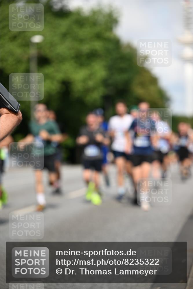 29.06.2025 - hella hamburg halbmarathon Dr. Thomas Lammeyer http://msf.ph/oto/8235322 29.06.2025 09:50:38 Kennedybrücke 1002, 1396, 1407, 1411, 1910, 1959, 2121, 2228, 2563, 2774, 2836, 2851, 3790, 3935, 4246, 4740, 6032, 6305, 6473, 6915, 7080, 7622, 7831, 7867, 7972, 8366, 9376, 9508, 10771, 11055, 11370 meine-sportfotos.de