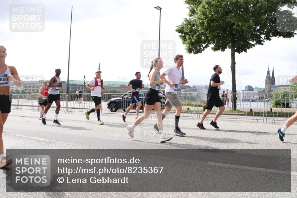 29.06.2025 - hella hamburg halbmarathon Lena Gebhardt http://msf.ph/oto/8235367 29.06.2025 10:45:11 Lombardsbrücke 1024, 1273, 1629, 1685, 1713, 1798, 1924, 2007, 2216, 2217, 2779, 3160, 3164, 3357, 3377, 3570, 3879, 3993, 4099, 4102, 4186, 4275, 4306, 4337, 4504, 4820, 4851, 5099, 5108, 5190, 5339, 5636, 5949, 6150, 6509, 6763, 6788, 6841, 6888, 6911, 6922, 6980, 7283, 7530, 7541, 7699, 7912, 8582, 8594, 8605, 8762, 8907, 9036, 9084, 9085, 9620, 10182, 10225, 10562, 10566, 10668, 10707, 11272, 11314, 12198, 12318, 12332, 12334, 12394, 13039, 13261 meine-sportfotos.de