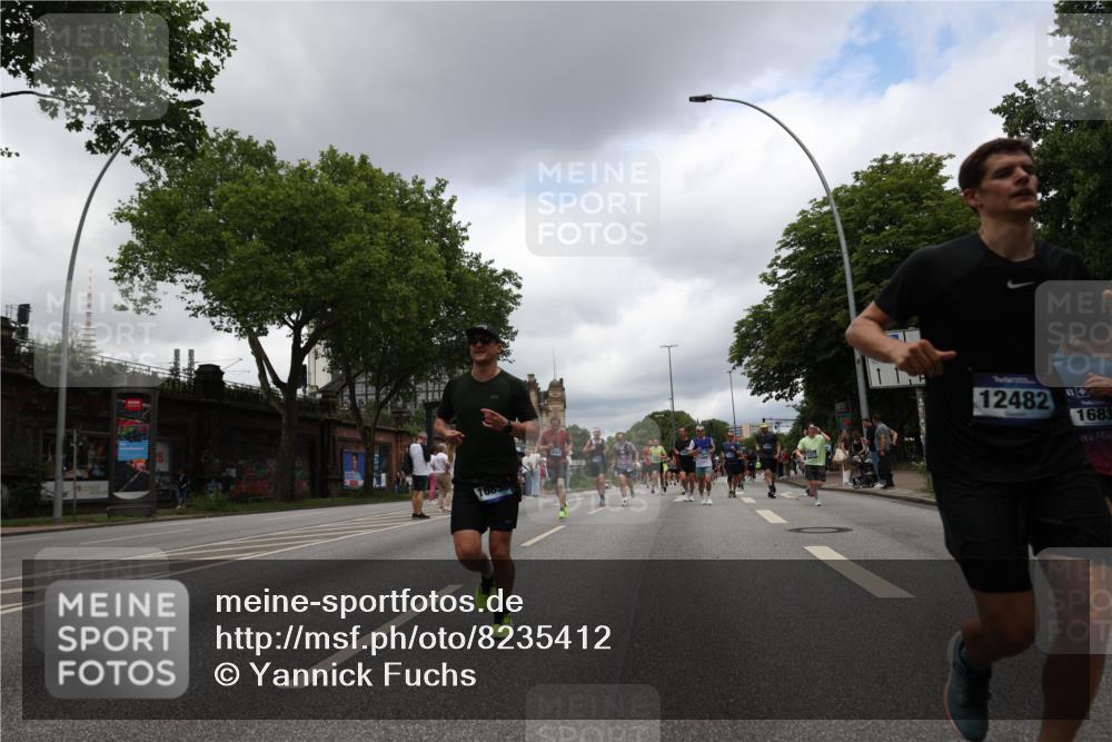 29.06.2025 - hella hamburg halbmarathon Yannick Fuchs http://msf.ph/oto/8235412 29.06.2025 10:47:05 20KM 1258, 1482, 1499, 1683, 1783, 2074, 2099, 2208, 2346, 2910, 3059, 3334, 3399, 3999, 4065, 4419, 4587, 4635, 4726, 5077, 5607, 5907, 6198, 6628, 6897, 7232, 7383, 7509, 8273, 8361, 8587, 8651, 8955, 9065, 9163, 9537, 10724, 11217, 11588, 11589, 11604, 11689, 11992, 12155, 12482, 12875, 12910, 14323, 14805, 15179, 15430, 15681, 15980, 16467, 16986, 17710, 18249, 18720, 18901, 19208, 19244 meine-sportfotos.de