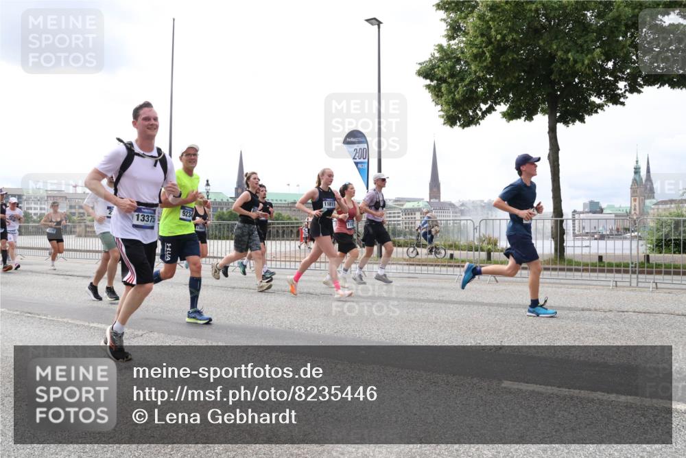 29.06.2025 - hella hamburg halbmarathon Lena Gebhardt http://msf.ph/oto/8235446 29.06.2025 10:33:40 Lombardsbrücke 1189, 1275, 1417, 1764, 1896, 1995, 2038, 2054, 2085, 2342, 2482, 2776, 2838, 3170, 3264, 3340, 3341, 3345, 3560, 3812, 4164, 4361, 4433, 4445, 4449, 4479, 4696, 4942, 5075, 5096, 5141, 5557, 5566, 5569, 5691, 5821, 5822, 5887, 6109, 6364, 6515, 6516, 6773, 6854, 6956, 6999, 7027, 7565, 7653, 7705, 8021, 8157, 8202, 8282, 8375, 8377, 8383, 8401, 8891, 9094, 9234, 9258, 9438, 9591, 9592, 9750, 9780, 9799, 9875, 9995, 10007, 10071, 10561, 11713, 11811, 11826 meine-sportfotos.de