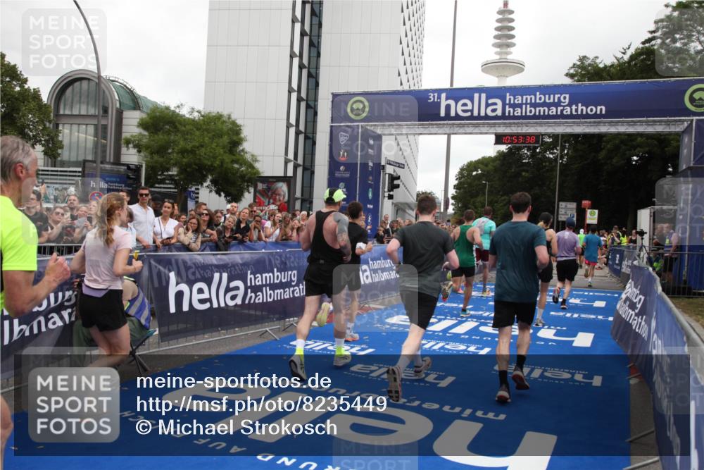 29.06.2025 - hella hamburg halbmarathon Michael Strokosch http://msf.ph/oto/8235449 29.06.2025 10:53:37 Ziel 1030, 1061, 1098, 1499, 1502, 1783, 2070, 3399, 5866, 6628, 6762, 10549, 11068, 12909, 13912, 15113, 15497, 15856, 17710, 18450, 18612, 18666 meine-sportfotos.de