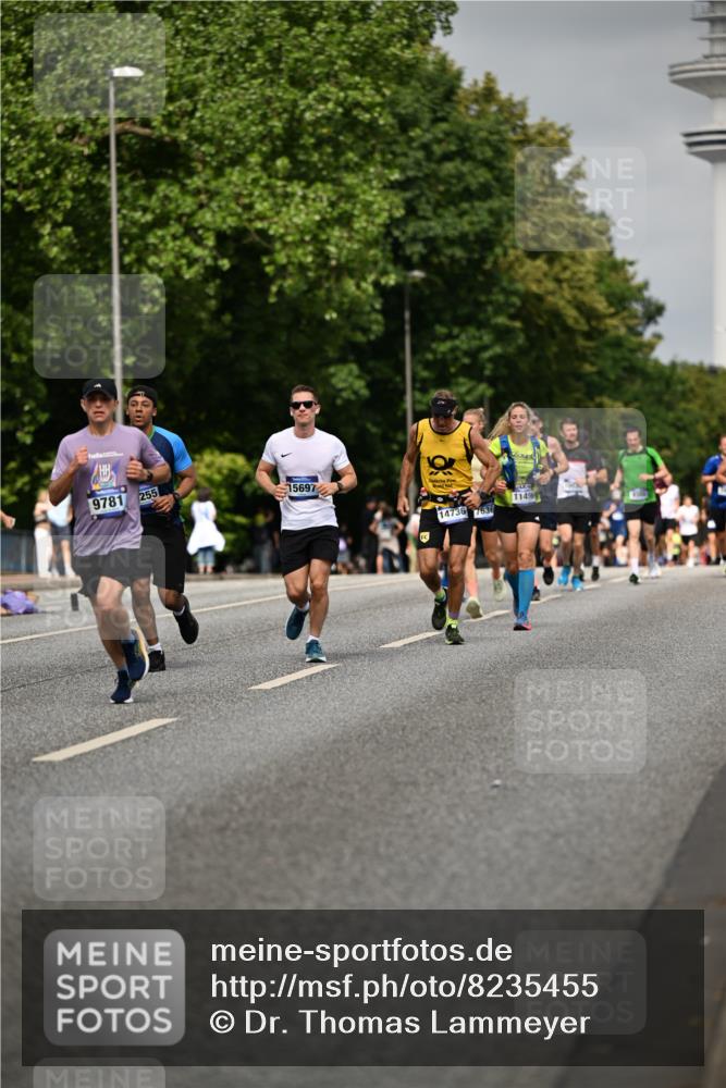 29.06.2025 - hella hamburg halbmarathon Dr. Thomas Lammeyer http://msf.ph/oto/8235455 29.06.2025 10:13:40 Kennedybrücke 1838, 3921, 5511, 7187, 7333, 7636, 8219, 9366, 9434, 9674, 9781, 10036, 10819, 10943, 11067 meine-sportfotos.de