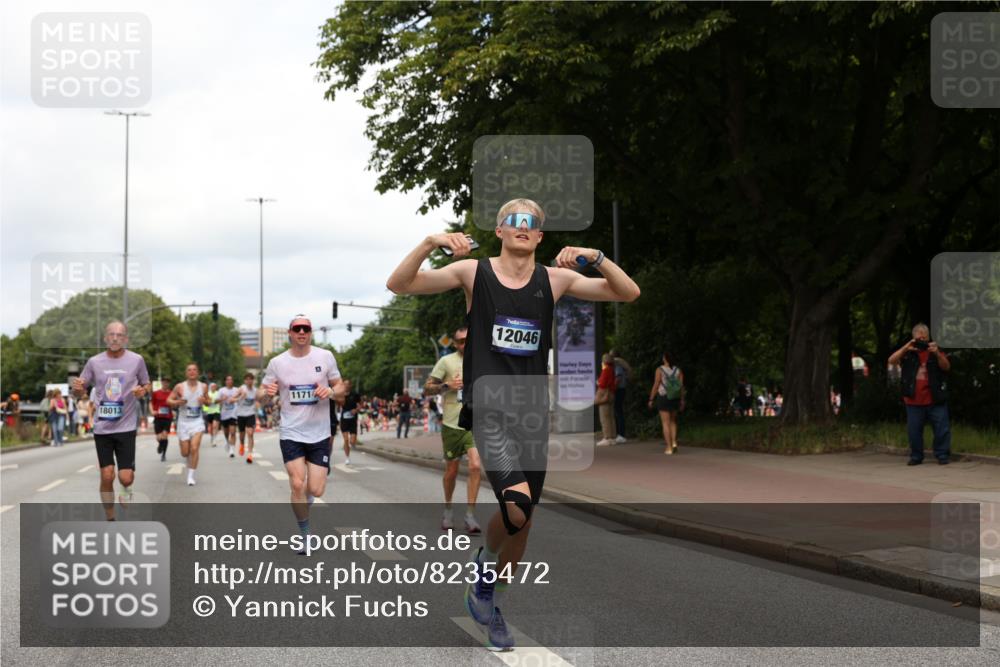 29.06.2025 - hella hamburg halbmarathon Yannick Fuchs http://msf.ph/oto/8235472 29.06.2025 10:34:29 20KM 1358, 1975, 2573, 2972, 3547, 3626, 4381, 4398, 4766, 4888, 5752, 6149, 6152, 7495, 7622, 8346, 8467, 8574, 8933, 9116, 9540, 11284, 11714, 11806, 12046, 12091, 12372, 13190, 14077, 14699, 15421, 15435, 15813, 15828, 16580, 17425, 17792, 17916, 17973, 18013, 18154 meine-sportfotos.de