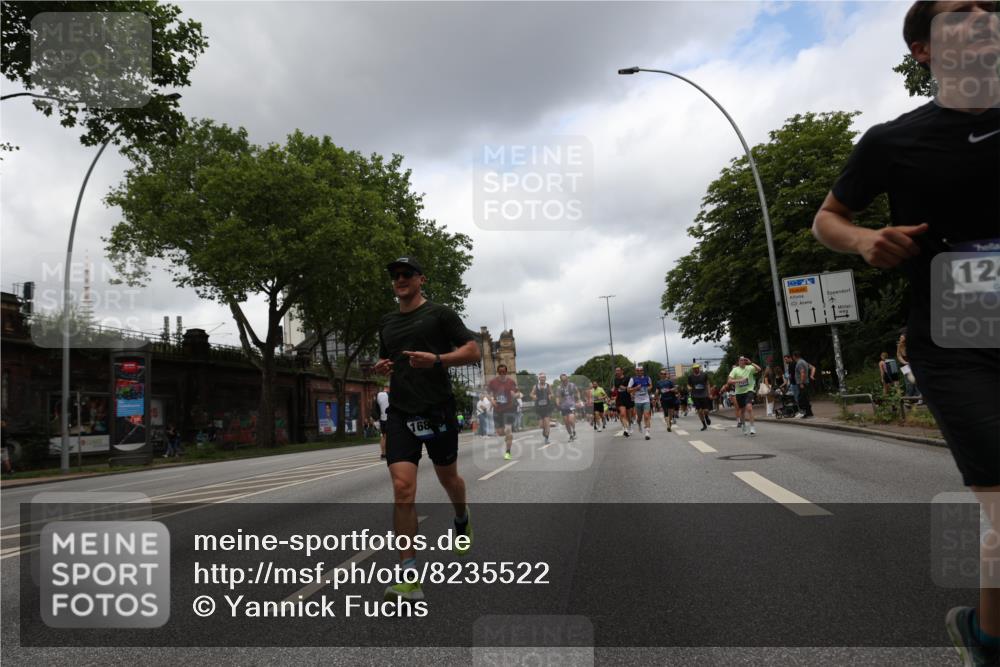 29.06.2025 - hella hamburg halbmarathon Yannick Fuchs http://msf.ph/oto/8235522 29.06.2025 10:47:05 20KM 1258, 1482, 1499, 1683, 1783, 2074, 2099, 2208, 2346, 2910, 3059, 3334, 3399, 3999, 4065, 4419, 4587, 4635, 4726, 5077, 5607, 5907, 6198, 6628, 6897, 7232, 7383, 7509, 8273, 8361, 8587, 8651, 8955, 9065, 9163, 9537, 10724, 11217, 11588, 11589, 11604, 11689, 11992, 12155, 12482, 12875, 12910, 14323, 14805, 15179, 15430, 15681, 15980, 16467, 16986, 17710, 18249, 18720, 18901, 19208, 19244 meine-sportfotos.de