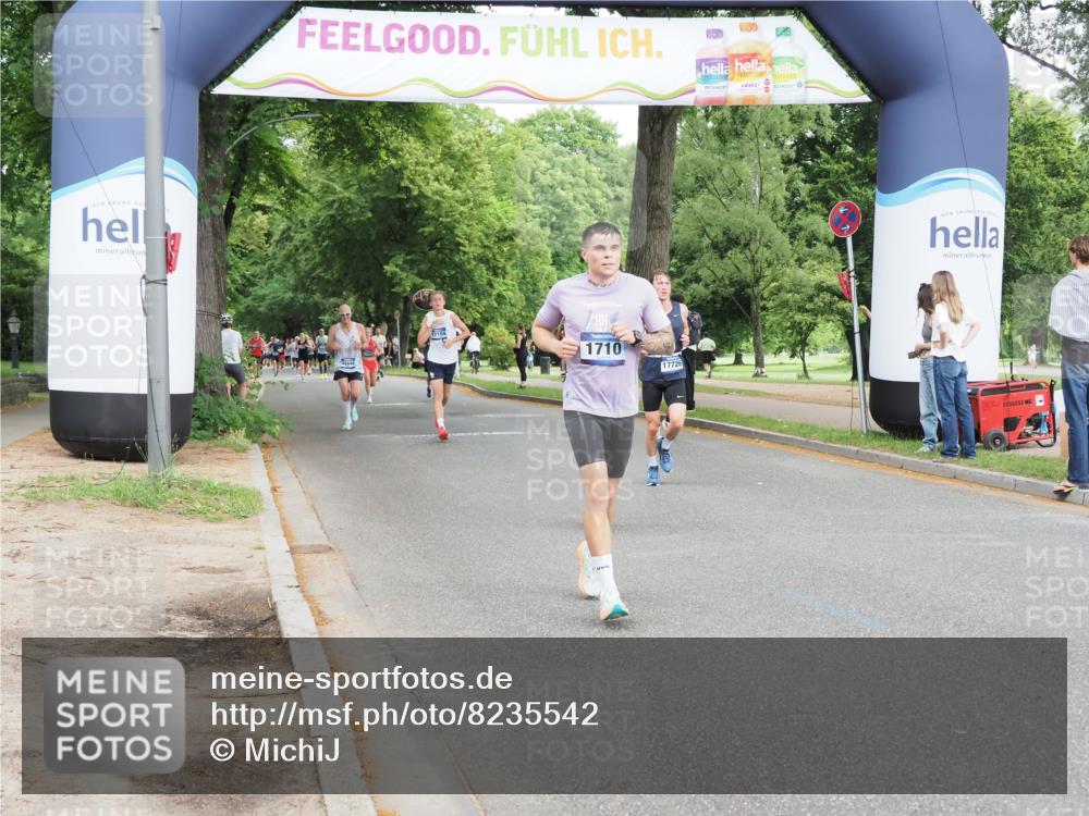 29.06.2025 - hella hamburg halbmarathon MichiJ http://msf.ph/oto/8235542 29.06.2025 10:27:02 Zwischen KM18-KM19 1710, 6684, 7229, 11952, 12137, 14688, 14992, 15888, 17726, 18276, 18529 meine-sportfotos.de
