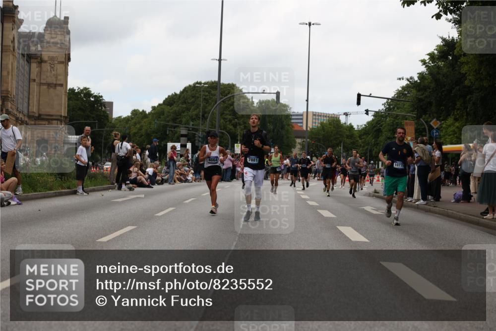 29.06.2025 - hella hamburg halbmarathon Yannick Fuchs http://msf.ph/oto/8235552 29.06.2025 11:04:50 20KM 2819, 3225, 3756, 4583, 5036, 6217, 6664, 7809, 7810, 7881, 8001, 8275, 8727, 8854, 9492, 10297, 10775, 10858, 11582, 11780, 12658, 12928, 12929, 13475, 13683, 13835, 15531, 15772, 16323, 16776, 18218, 18493 meine-sportfotos.de