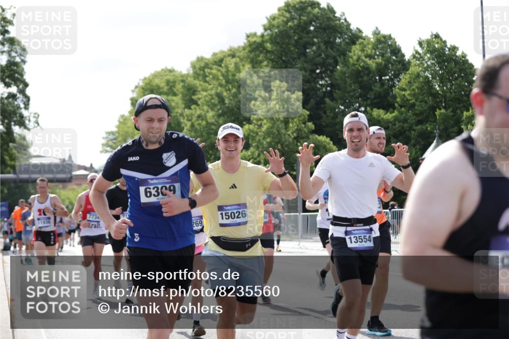 29.06.2025 - hella hamburg halbmarathon Jannik Wohlers http://msf.ph/oto/8235560 29.06.2025 09:53:27 Lombardsbrücke 1098, 2270, 2516, 2823, 2890, 2937, 3004, 4140, 4247, 4949, 5115, 5362, 5532, 5650, 6309, 6388, 6575, 7167, 7385, 7448, 7480, 7734, 8023, 8269, 9030, 9043, 9105, 9633, 10792, 11077, 11936, 12271, 13223, 13225, 13554, 13667, 14415, 14618, 14619, 14730, 14764, 15026, 15611, 15851, 16136, 16466, 16475, 16549, 16624, 16625, 16677, 16766, 17032, 17033, 17363, 17376, 17997, 18249, 18718, 18790, 18873, 19112 meine-sportfotos.de