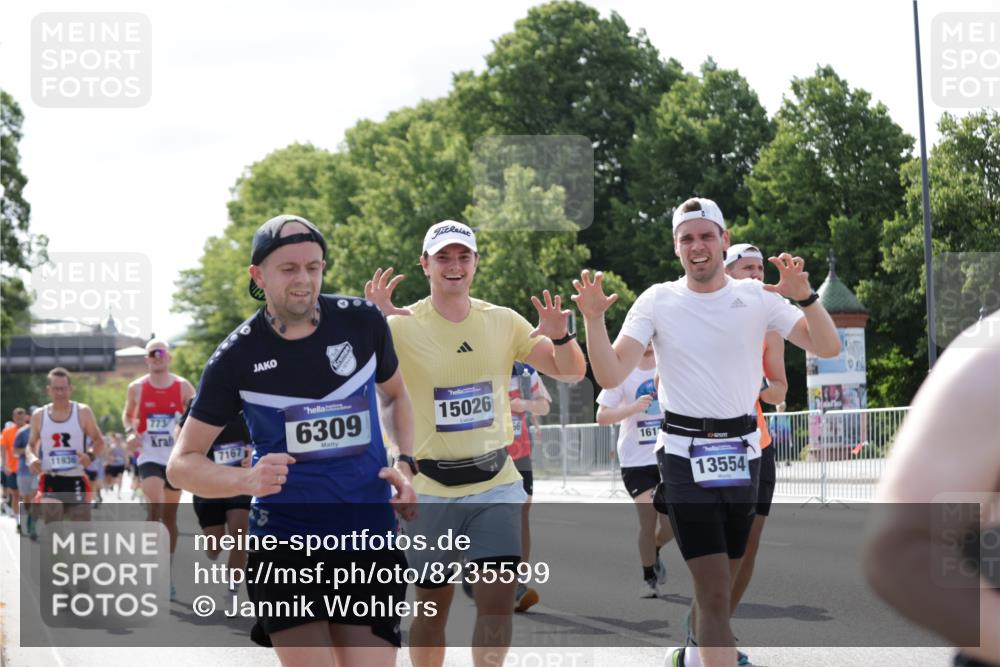 29.06.2025 - hella hamburg halbmarathon Jannik Wohlers http://msf.ph/oto/8235599 29.06.2025 09:53:27 Lombardsbrücke 1098, 2270, 2516, 2823, 2890, 2937, 3004, 4140, 4247, 4949, 5115, 5362, 5532, 5650, 6309, 6388, 6575, 7167, 7385, 7448, 7480, 7734, 8023, 8269, 9030, 9043, 9105, 9633, 10792, 11077, 11936, 12271, 13223, 13225, 13554, 13667, 14415, 14618, 14619, 14730, 14764, 15026, 15611, 15851, 16136, 16466, 16475, 16549, 16624, 16625, 16677, 16766, 17032, 17033, 17363, 17376, 17997, 18249, 18718, 18790, 18873, 19112 meine-sportfotos.de