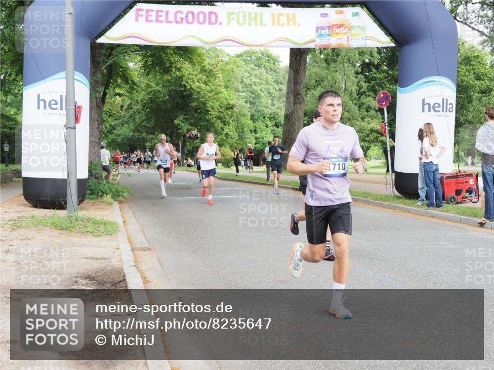 29.06.2025 - hella hamburg halbmarathon MichiJ http://msf.ph/oto/8235647 29.06.2025 10:27:02 Zwischen KM18-KM19 1710, 6684, 7229, 11952, 12137, 14688, 14992, 15888, 17726, 18276, 18529 meine-sportfotos.de