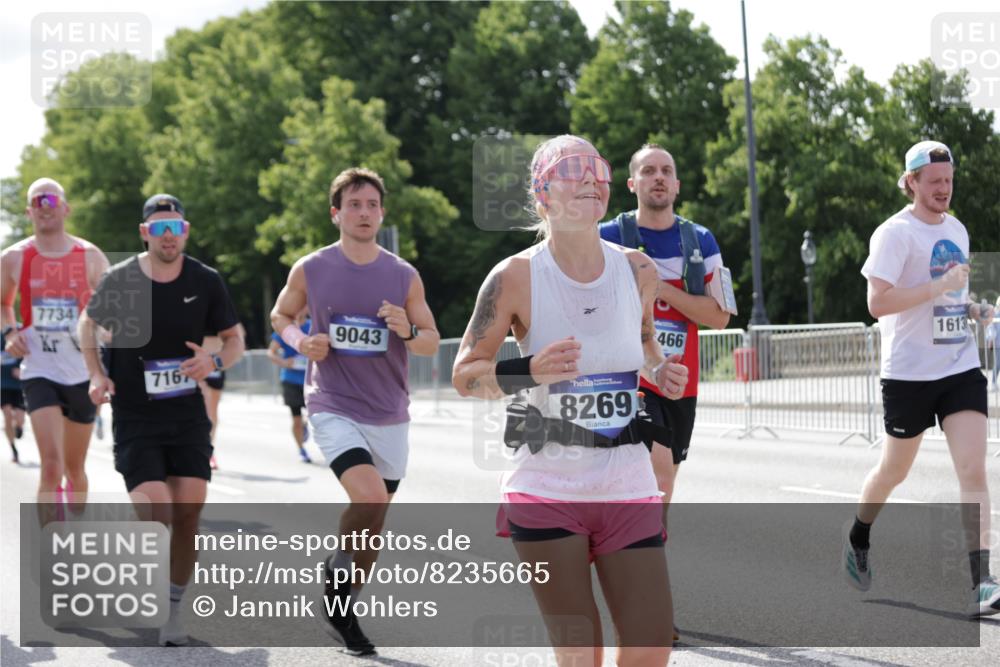 29.06.2025 - hella hamburg halbmarathon Jannik Wohlers http://msf.ph/oto/8235665 29.06.2025 09:53:29 Lombardsbrücke 1098, 2270, 2516, 2823, 2890, 2937, 4140, 4235, 4247, 4949, 5115, 5362, 5528, 5532, 5650, 6309, 6388, 6575, 7167, 7385, 7480, 7734, 8023, 8269, 9030, 9043, 9105, 9619, 9633, 10792, 11077, 11936, 13223, 13225, 13554, 13667, 14415, 14618, 14619, 14730, 14764, 15026, 15611, 15851, 16081, 16136, 16466, 16475, 16549, 16624, 16625, 16677, 16766, 17032, 17033, 17363, 17376, 17864, 17997, 18249, 18718, 18790, 18873, 19112 meine-sportfotos.de