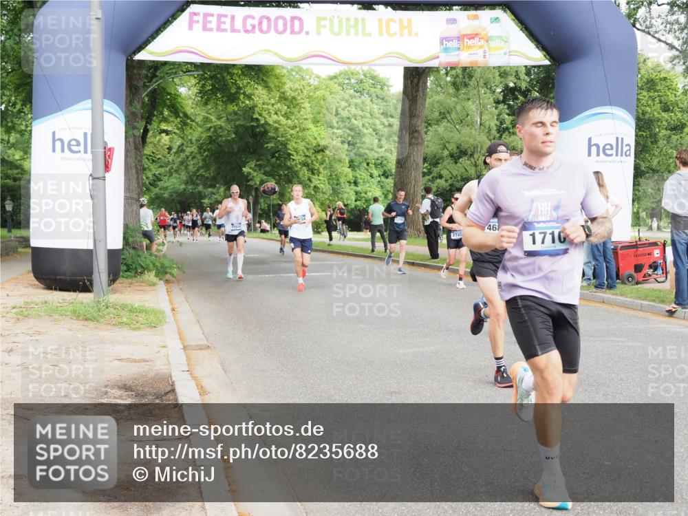 29.06.2025 - hella hamburg halbmarathon MichiJ http://msf.ph/oto/8235688 29.06.2025 10:27:03 Zwischen KM18-KM19 1710, 6684, 12137, 14688, 14992, 17726, 18276, 18529 meine-sportfotos.de