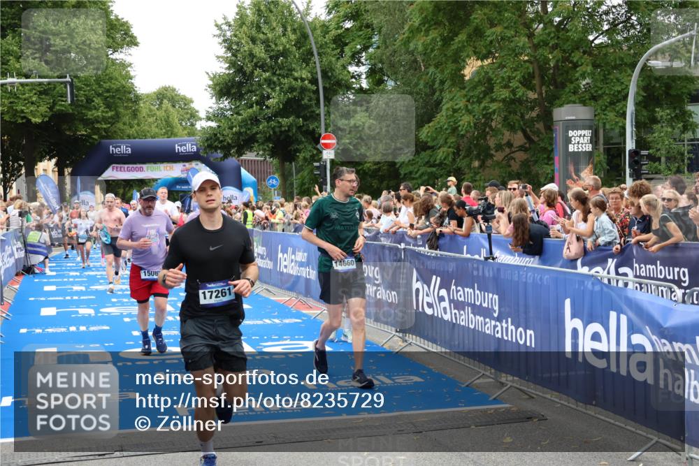 29.06.2025 - hella hamburg halbmarathon Zöllner http://msf.ph/oto/8235729 29.06.2025 10:54:59 Ziel 1327, 1506, 3652, 4616, 5020, 6433, 6994, 8514, 8698, 10266, 13988, 14638, 14660, 14845, 15156, 16047, 16623, 16868, 17261, 18181, 18325 meine-sportfotos.de