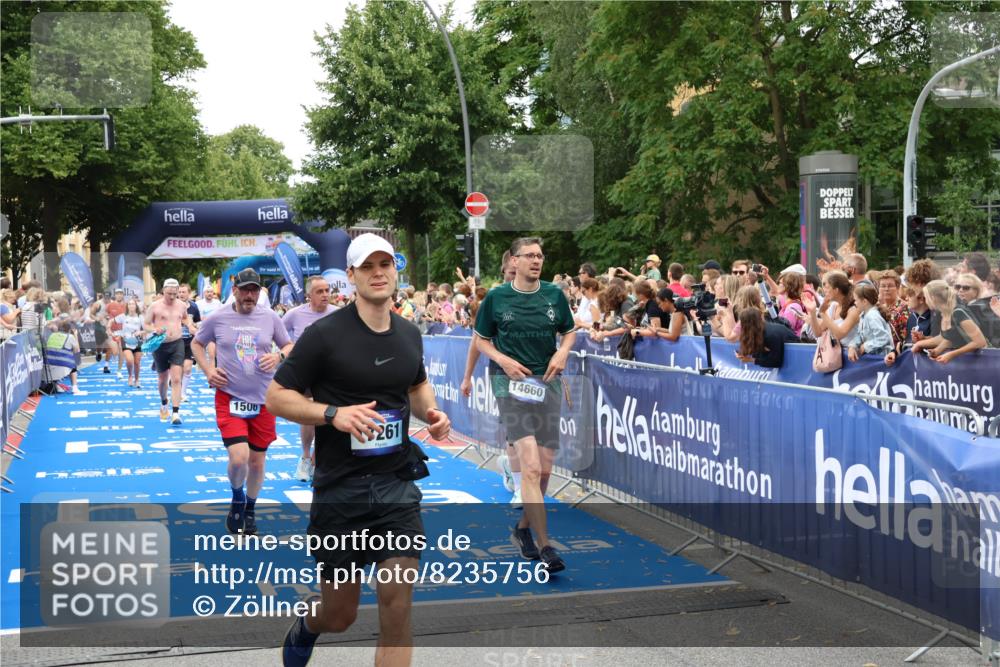 29.06.2025 - hella hamburg halbmarathon Zöllner http://msf.ph/oto/8235756 29.06.2025 10:54:59 Ziel 1327, 1506, 3652, 4616, 5020, 6433, 6994, 8514, 8698, 10266, 13988, 14638, 14660, 14845, 15156, 16047, 16623, 16868, 17261, 18181, 18325 meine-sportfotos.de