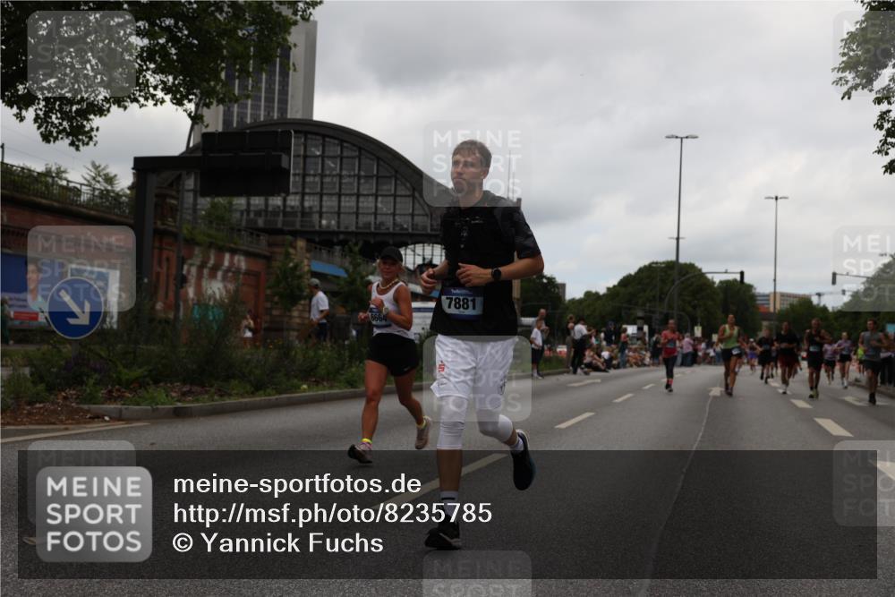 29.06.2025 - hella hamburg halbmarathon Yannick Fuchs http://msf.ph/oto/8235785 29.06.2025 11:04:53 20KM 2819, 2990, 3225, 3756, 4583, 5036, 6664, 7809, 7810, 7881, 8001, 8275, 8727, 8854, 9113, 9492, 10297, 10775, 10858, 11582, 11780, 12658, 12928, 12929, 13475, 13683, 13835, 14413, 15531, 15772, 16323, 18218, 18493 meine-sportfotos.de