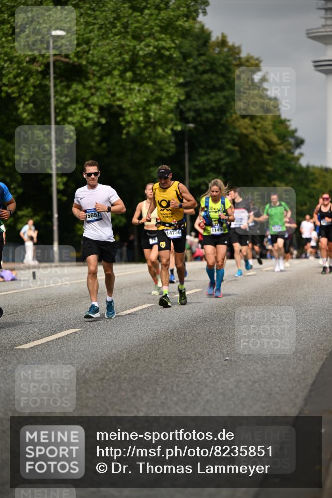 29.06.2025 - hella hamburg halbmarathon Dr. Thomas Lammeyer http://msf.ph/oto/8235851 29.06.2025 10:13:42 Kennedybrücke 1838, 3921, 5511, 7187, 7333, 7636, 8219, 9366, 9434, 9674, 9781, 10036, 10819, 10943, 11067 meine-sportfotos.de