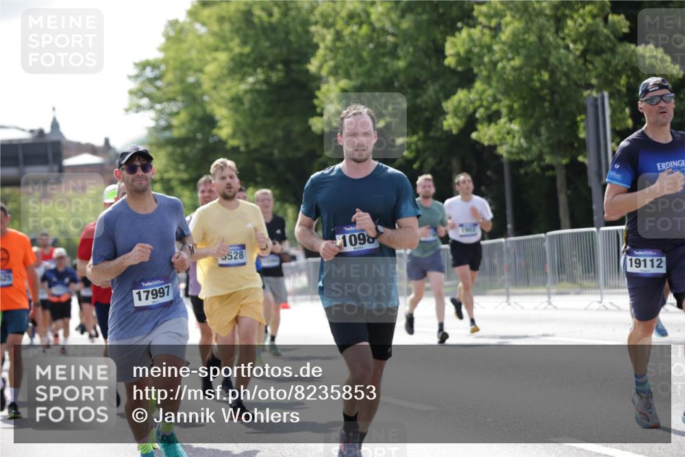 29.06.2025 - hella hamburg halbmarathon Jannik Wohlers http://msf.ph/oto/8235853 29.06.2025 09:53:32 Lombardsbrücke 1098, 1902, 2270, 2516, 2823, 4140, 4235, 4237, 4247, 4949, 5115, 5528, 5532, 5650, 6198, 6309, 6575, 7167, 7734, 8023, 8269, 9030, 9043, 9105, 9482, 9619, 10792, 11077, 11936, 12084, 13223, 13225, 13297, 13554, 14415, 14618, 14619, 14730, 15026, 15365, 15611, 15784, 15851, 15950, 16081, 16136, 16466, 16475, 16549, 16624, 16625, 16677, 16766, 17032, 17033, 17363, 17376, 17864, 17997, 18249, 18718, 18790, 18873, 19112 meine-sportfotos.de