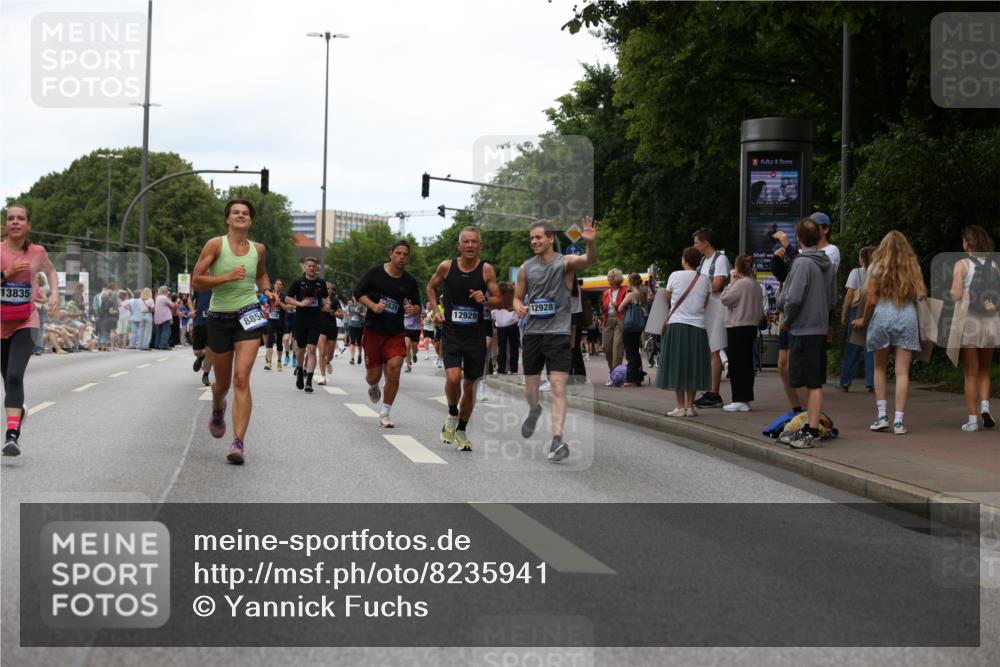 29.06.2025 - hella hamburg halbmarathon Yannick Fuchs http://msf.ph/oto/8235941 29.06.2025 11:04:56 20KM 1830, 2990, 3756, 4583, 5036, 6295, 6664, 7195, 7462, 7809, 7810, 7881, 8001, 8275, 8727, 8854, 9113, 9338, 9492, 10775, 10858, 11582, 11780, 12928, 12929, 13475, 13683, 13835, 14413, 15085, 15531, 15772, 16323, 18493 meine-sportfotos.de