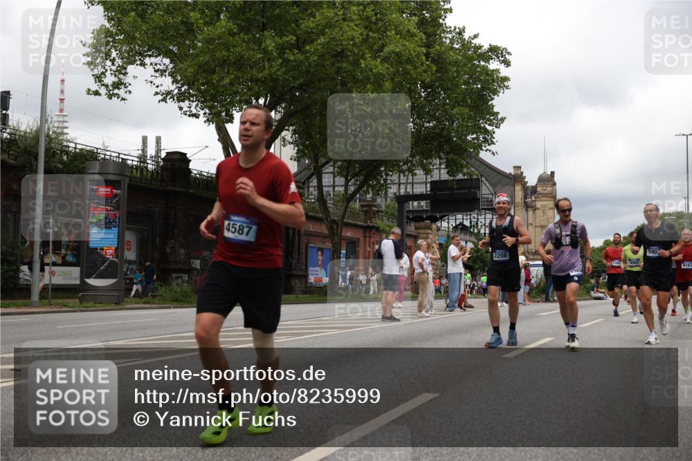 29.06.2025 - hella hamburg halbmarathon Yannick Fuchs http://msf.ph/oto/8235999 29.06.2025 10:47:08 20KM 1061, 1258, 1499, 1683, 1706, 1783, 2074, 2099, 2208, 2346, 2910, 3059, 3334, 3399, 3999, 4065, 4419, 4587, 4635, 5077, 5607, 5907, 6198, 6628, 6897, 7232, 7383, 7509, 8273, 8361, 8587, 8651, 9065, 9163, 9537, 10724, 11217, 11588, 11589, 11604, 11689, 11992, 12155, 12413, 12482, 12490, 12875, 12910, 14323, 14805, 15126, 15179, 15430, 15681, 15980, 16467, 16538, 16986, 18249, 18720, 18901, 19208, 19244 meine-sportfotos.de