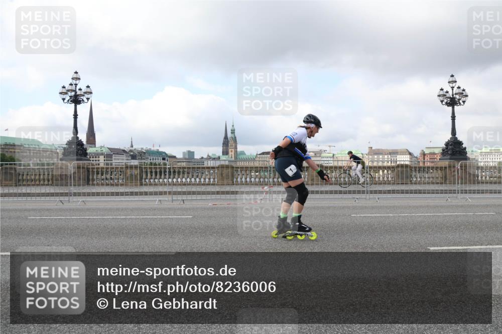 29.06.2025 - hella hamburg halbmarathon Lena Gebhardt http://msf.ph/oto/8236006 29.06.2025 09:01:59 Lombardsbrücke  meine-sportfotos.de