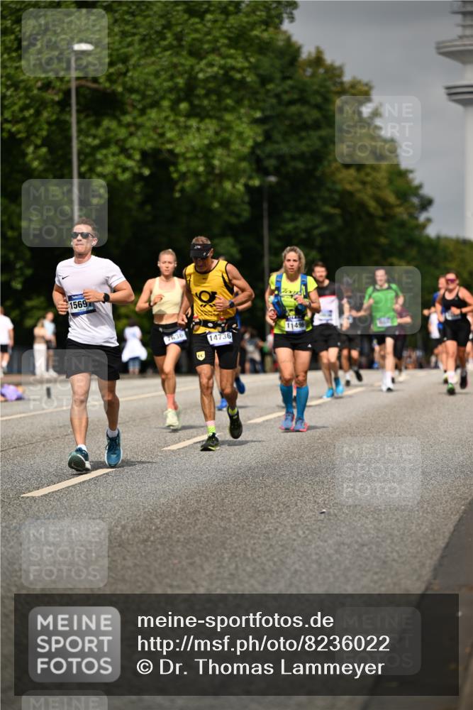29.06.2025 - hella hamburg halbmarathon Dr. Thomas Lammeyer http://msf.ph/oto/8236022 29.06.2025 10:13:43 Kennedybrücke 1838, 3921, 5511, 7187, 7333, 7636, 8219, 9366, 9434, 9674, 9781, 10036, 10819, 10943, 11067 meine-sportfotos.de