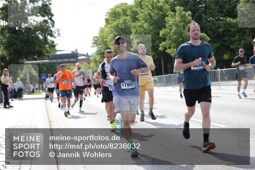 29.06.2025 - hella hamburg halbmarathon Jannik Wohlers http://msf.ph/oto/8236032 29.06.2025 09:53:34 Lombardsbrücke 1098, 1413, 1476, 1902, 2270, 2516, 2823, 4235, 4237, 4949, 5115, 5528, 6198, 6309, 6575, 7167, 7734, 8023, 8269, 8928, 9030, 9043, 9105, 9482, 9619, 10792, 11077, 11936, 12084, 12679, 13223, 13225, 13297, 13554, 14415, 14618, 14619, 14730, 15026, 15365, 15611, 15784, 15851, 15950, 16081, 16136, 16466, 16475, 16549, 16624, 16625, 16677, 17033, 17363, 17376, 17451, 17864, 17997, 18249, 18718, 18790, 18873, 19112 meine-sportfotos.de