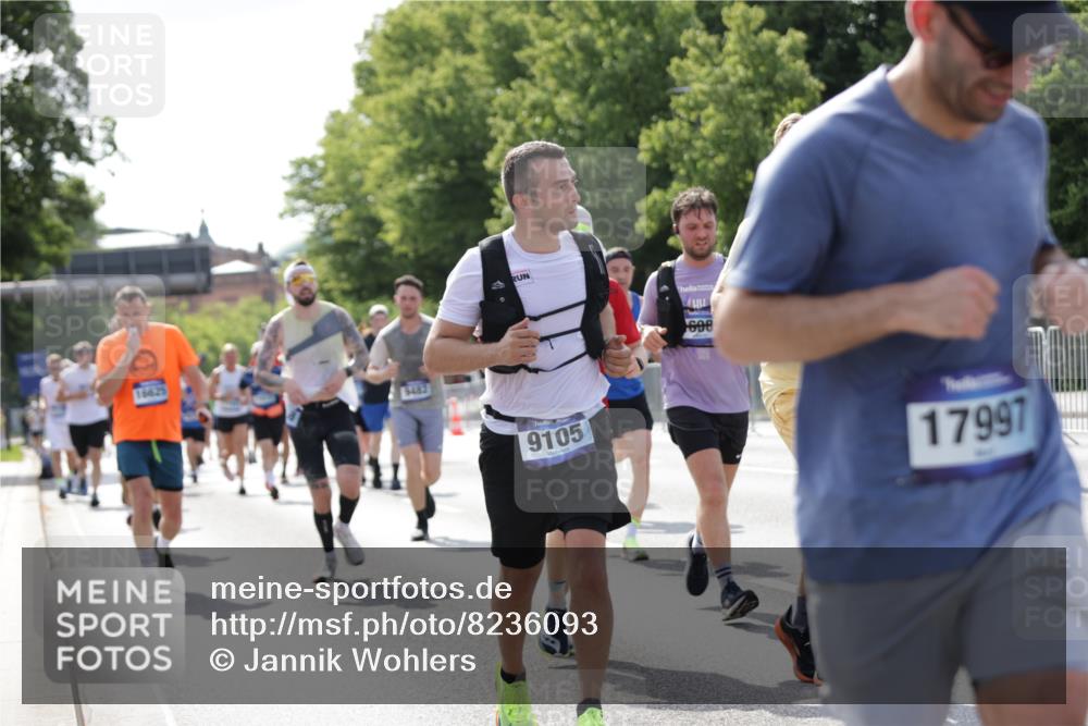 29.06.2025 - hella hamburg halbmarathon Jannik Wohlers http://msf.ph/oto/8236093 29.06.2025 09:53:35 Lombardsbrücke 1098, 1119, 1413, 1424, 1476, 1902, 2270, 2516, 2823, 4235, 4237, 4949, 5115, 5528, 6198, 6309, 6575, 7167, 7734, 8023, 8269, 8928, 9030, 9043, 9105, 9482, 9619, 10792, 11077, 11848, 11936, 12084, 12679, 12706, 12724, 13223, 13225, 13297, 13554, 14415, 14541, 14730, 15026, 15365, 15611, 15784, 15950, 16081, 16136, 16466, 16475, 16549, 16624, 16625, 16677, 17033, 17363, 17376, 17451, 17864, 17997, 18249, 18718, 18790, 18873, 19112 meine-sportfotos.de