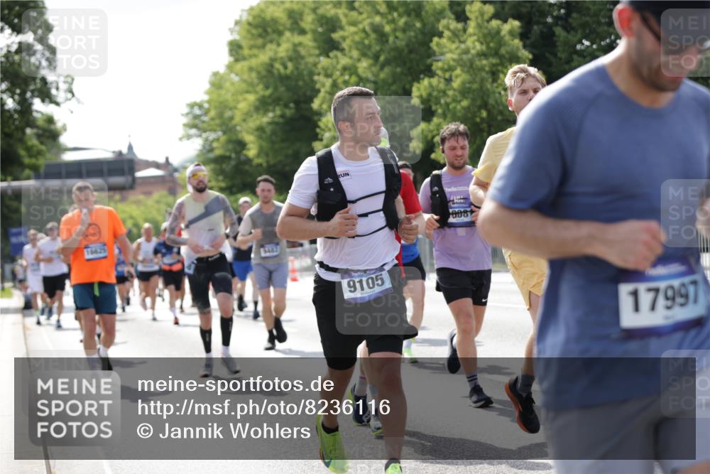 29.06.2025 - hella hamburg halbmarathon Jannik Wohlers http://msf.ph/oto/8236116 29.06.2025 09:53:35 Lombardsbrücke 1098, 1119, 1413, 1424, 1476, 1902, 2270, 2516, 2823, 4235, 4237, 4949, 5115, 5528, 6198, 6309, 6575, 7167, 7734, 8023, 8269, 8928, 9030, 9043, 9105, 9482, 9619, 10792, 11077, 11848, 11936, 12084, 12679, 12706, 12724, 13223, 13225, 13297, 13554, 14415, 14541, 14730, 15026, 15365, 15611, 15784, 15950, 16081, 16136, 16466, 16475, 16549, 16624, 16625, 16677, 17033, 17363, 17376, 17451, 17864, 17997, 18249, 18718, 18790, 18873, 19112 meine-sportfotos.de