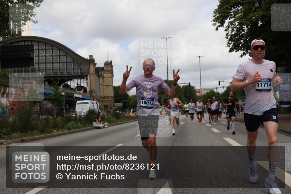 29.06.2025 - hella hamburg halbmarathon Yannick Fuchs http://msf.ph/oto/8236121 29.06.2025 10:34:31 20KM 1358, 1603, 1975, 2573, 2826, 2972, 3547, 3626, 4381, 4398, 4766, 4888, 5752, 6149, 6152, 7495, 7622, 8346, 8467, 8574, 8933, 9116, 9540, 11284, 11714, 11806, 12046, 12091, 13190, 14077, 14699, 15421, 15813, 15828, 16580, 17425, 17792, 17916, 17973, 18013, 18154, 18979 meine-sportfotos.de