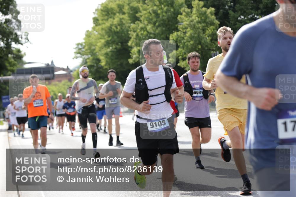29.06.2025 - hella hamburg halbmarathon Jannik Wohlers http://msf.ph/oto/8236139 29.06.2025 09:53:35 Lombardsbrücke 1098, 1119, 1413, 1424, 1476, 1902, 2270, 2516, 2823, 4235, 4237, 4949, 5115, 5528, 6198, 6309, 6575, 7167, 7734, 8023, 8269, 8928, 9030, 9043, 9105, 9482, 9619, 10792, 11077, 11848, 11936, 12084, 12679, 12706, 12724, 13223, 13225, 13297, 13554, 14415, 14541, 14730, 15026, 15365, 15611, 15784, 15950, 16081, 16136, 16466, 16475, 16549, 16624, 16625, 16677, 17033, 17363, 17376, 17451, 17864, 17997, 18249, 18718, 18790, 18873, 19112 meine-sportfotos.de