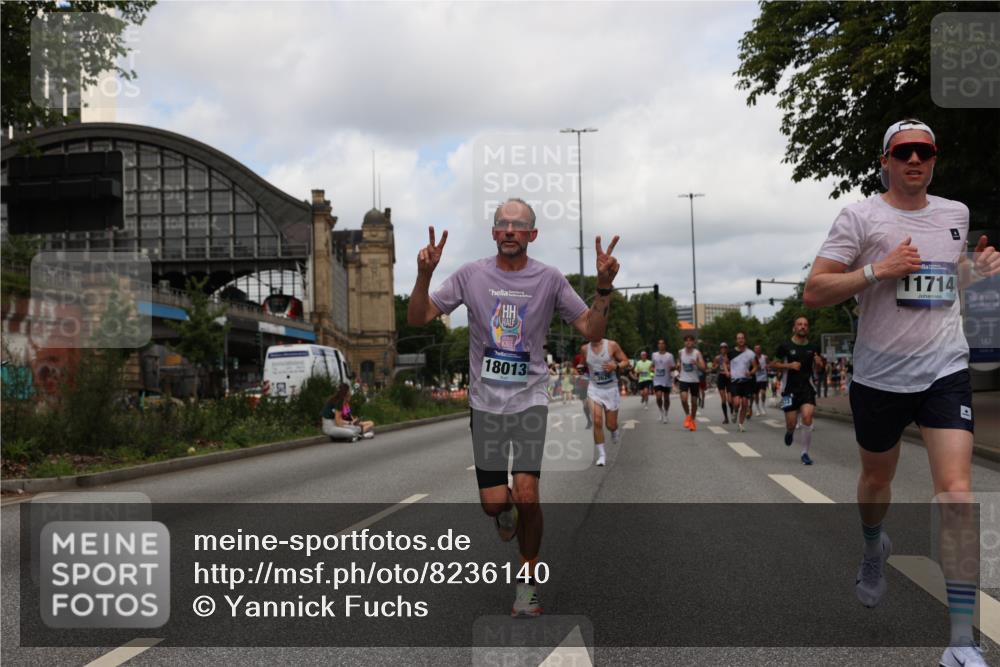 29.06.2025 - hella hamburg halbmarathon Yannick Fuchs http://msf.ph/oto/8236140 29.06.2025 10:34:31 20KM 1358, 1603, 1975, 2573, 2826, 2972, 3547, 3626, 4381, 4398, 4766, 4888, 5752, 6149, 6152, 7495, 7622, 8346, 8467, 8574, 8933, 9116, 9540, 11284, 11714, 11806, 12046, 12091, 13190, 14077, 14699, 15421, 15813, 15828, 16580, 17425, 17792, 17916, 17973, 18013, 18154, 18979 meine-sportfotos.de