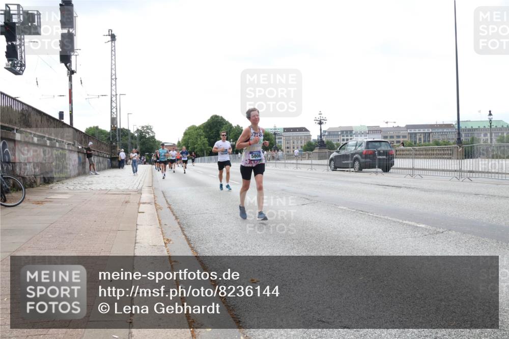 29.06.2025 - hella hamburg halbmarathon Lena Gebhardt http://msf.ph/oto/8236144 29.06.2025 10:09:31 Lombardsbrücke 1147, 1188, 1456, 1483, 1513, 1823, 1838, 2978, 4859, 5806, 5885, 6674, 7187, 8090, 8685, 9297, 9306, 9718, 9988, 10194, 10819, 11067, 11496, 12156, 12255, 12509, 12862, 13210, 13660, 13739, 14736, 15697, 16688, 16918, 17347, 17630, 18076, 18440, 18726, 18727, 19166, 19242 meine-sportfotos.de