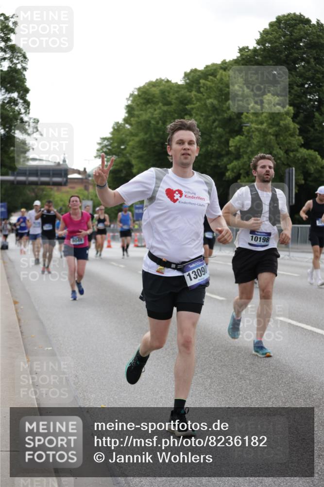 29.06.2025 - hella hamburg halbmarathon Jannik Wohlers http://msf.ph/oto/8236182 29.06.2025 10:28:48 Lombardsbrücke 1230, 2688, 3179, 4161, 4373, 4982, 6345, 7169, 7449, 8048, 8812, 10198, 10641, 10808, 11792, 11803, 11989, 12099, 12404, 12442, 12958, 13090, 15952, 15955, 16673, 16676, 18414 meine-sportfotos.de