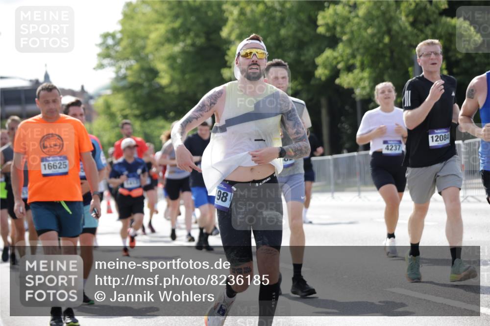 29.06.2025 - hella hamburg halbmarathon Jannik Wohlers http://msf.ph/oto/8236185 29.06.2025 09:53:36 Lombardsbrücke 1098, 1119, 1413, 1424, 1476, 1892, 1902, 2270, 2823, 4183, 4185, 4235, 4237, 4949, 5115, 5528, 6198, 6309, 6831, 7167, 7734, 8023, 8269, 8928, 9030, 9043, 9105, 9482, 9619, 10792, 11848, 11936, 12084, 12203, 12679, 12706, 12724, 13223, 13225, 13297, 13554, 14415, 14541, 14730, 15026, 15365, 15611, 15784, 15950, 16081, 16136, 16466, 16475, 16624, 16625, 16893, 17033, 17363, 17376, 17451, 17864, 17997, 18249, 18499, 18718, 18790, 18873, 19112 meine-sportfotos.de