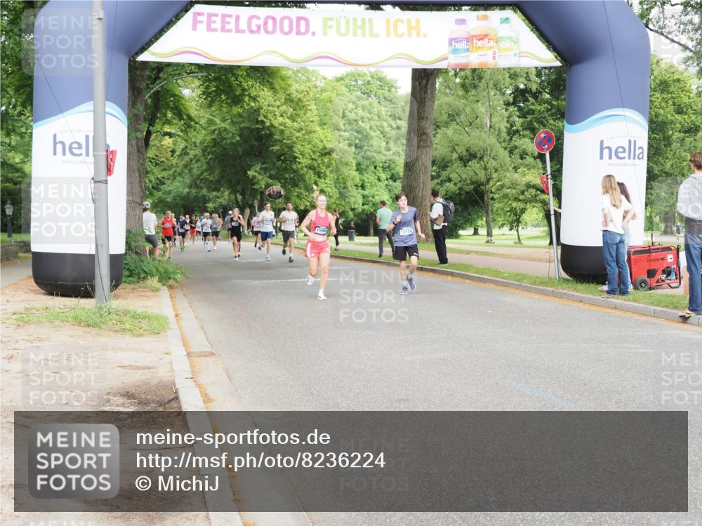 29.06.2025 - hella hamburg halbmarathon MichiJ http://msf.ph/oto/8236224 29.06.2025 10:27:08 Zwischen KM18-KM19 1710, 2745, 13755, 14688, 15965, 17154, 17646, 17726 meine-sportfotos.de