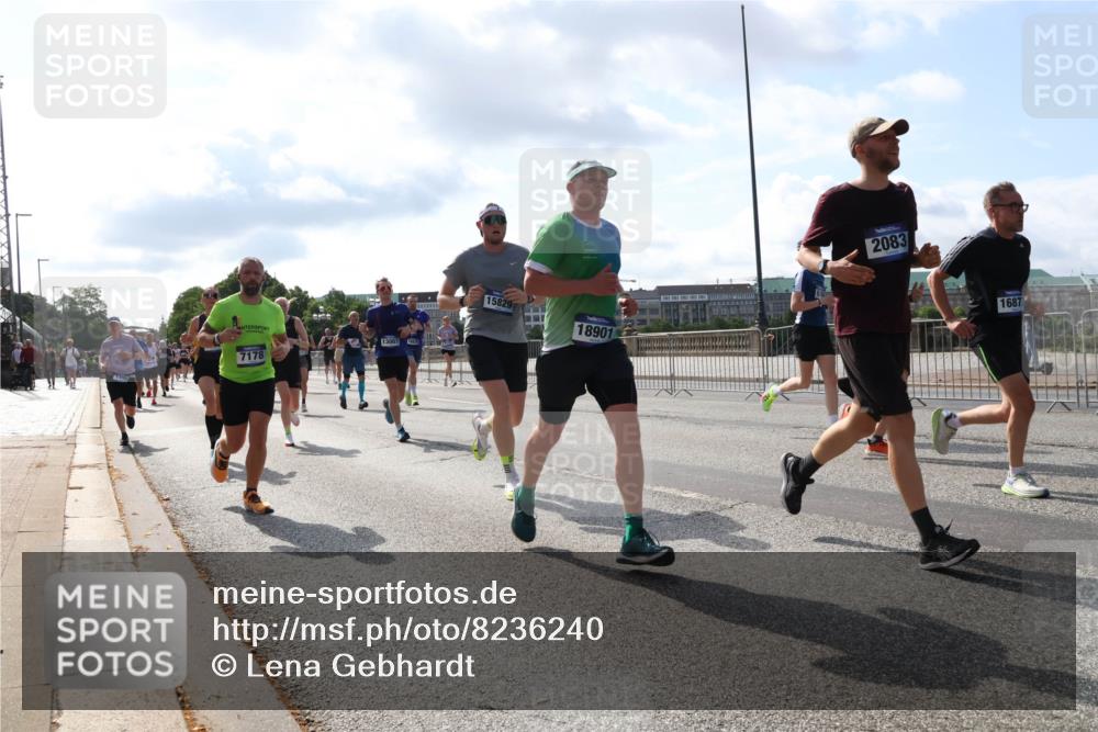 29.06.2025 - hella hamburg halbmarathon Lena Gebhardt http://msf.ph/oto/8236240 29.06.2025 09:56:15 Lombardsbrücke 1061, 1143, 1216, 1257, 1267, 1452, 1499, 1502, 1507, 1592, 1689, 2082, 2083, 2250, 2260, 2504, 2771, 2818, 2864, 2884, 2953, 2996, 3060, 3256, 3296, 3543, 3692, 4033, 4077, 4127, 4346, 4557, 4601, 4833, 5116, 5482, 5600, 5607, 5978, 6115, 6134, 6168, 6511, 6512, 6994, 7056, 7100, 7178, 7224, 7332, 7383, 7583, 7943, 8335, 8514, 8968, 8989, 8996, 9246, 9537, 10596 meine-sportfotos.de
