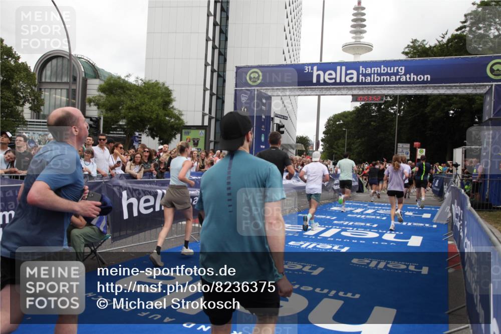 29.06.2025 - hella hamburg halbmarathon Michael Strokosch http://msf.ph/oto/8236375 29.06.2025 10:53:51 Ziel 1422, 2082, 2518, 5607, 6260, 6877, 7177, 8285, 8335, 9922, 10529, 10891, 14026, 14702, 14818, 15502, 17482, 17740, 18249, 18487, 18514, 18759 meine-sportfotos.de