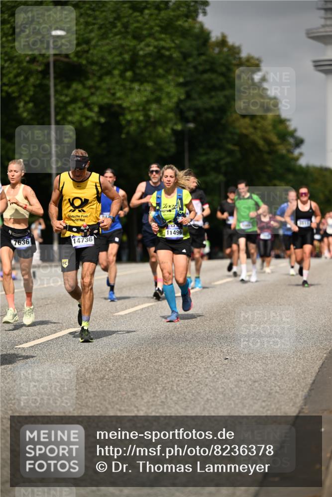 29.06.2025 - hella hamburg halbmarathon Dr. Thomas Lammeyer http://msf.ph/oto/8236378 29.06.2025 10:13:44 Kennedybrücke 1838, 3921, 5511, 7187, 7333, 7636, 8219, 9366, 9434, 9674, 9781, 10036, 10819, 10943, 11067 meine-sportfotos.de