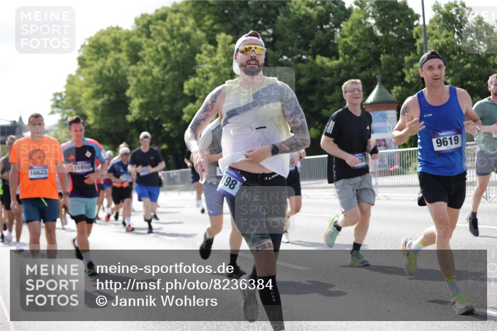 29.06.2025 - hella hamburg halbmarathon Jannik Wohlers http://msf.ph/oto/8236384 29.06.2025 09:53:37 Lombardsbrücke 1098, 1119, 1413, 1424, 1476, 1892, 1902, 2270, 2823, 3785, 4183, 4185, 4235, 4237, 4949, 5528, 6198, 6309, 6831, 7167, 7734, 8023, 8269, 8928, 9043, 9105, 9463, 9482, 9619, 10529, 10792, 11773, 11848, 11936, 12084, 12159, 12203, 12679, 12706, 12724, 13223, 13297, 13554, 14415, 14541, 14730, 15026, 15365, 15611, 15784, 15950, 16081, 16136, 16314, 16466, 16475, 16624, 16625, 16893, 17033, 17363, 17451, 17864, 17997, 18249, 18499, 18790, 19112 meine-sportfotos.de