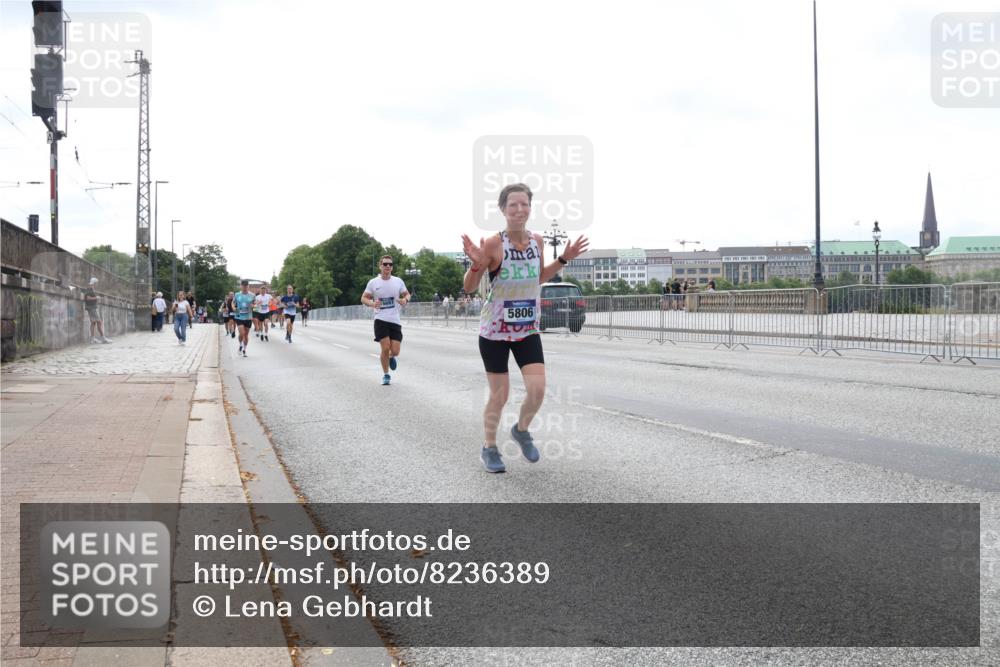 29.06.2025 - hella hamburg halbmarathon Lena Gebhardt http://msf.ph/oto/8236389 29.06.2025 10:09:31 Lombardsbrücke 1147, 1188, 1456, 1483, 1513, 1823, 1838, 2978, 4859, 5806, 5885, 6674, 7187, 8090, 8685, 9297, 9306, 9718, 9988, 10194, 10819, 11067, 11496, 12156, 12255, 12509, 12862, 13210, 13660, 13739, 14736, 15697, 16688, 16918, 17347, 17630, 18076, 18440, 18726, 18727, 19166, 19242 meine-sportfotos.de