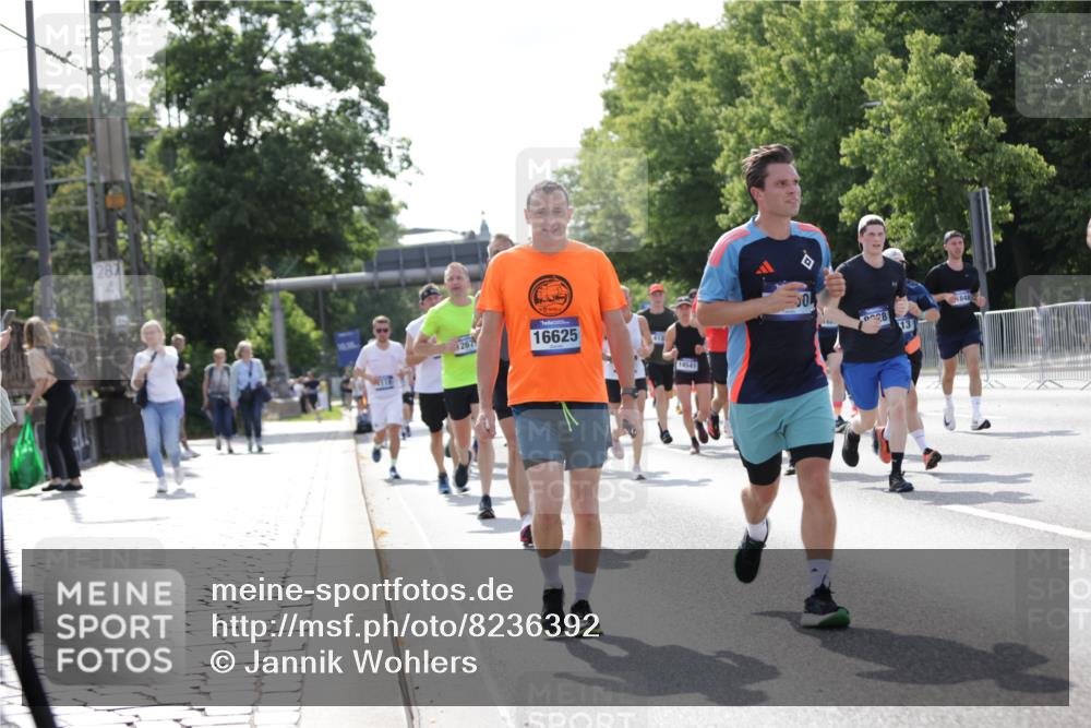 29.06.2025 - hella hamburg halbmarathon Jannik Wohlers http://msf.ph/oto/8236392 29.06.2025 09:53:38 Lombardsbrücke 1098, 1119, 1413, 1424, 1476, 1892, 1902, 2823, 3785, 4183, 4185, 4235, 4237, 5528, 6198, 6309, 6831, 7167, 7734, 8023, 8269, 8928, 9043, 9105, 9463, 9482, 9619, 10529, 10792, 11773, 11848, 11936, 12084, 12159, 12203, 12679, 12706, 12724, 13297, 13554, 14415, 14541, 14730, 15026, 15365, 15611, 15784, 15950, 16081, 16136, 16314, 16466, 16475, 16625, 16893, 17033, 17363, 17451, 17864, 17997, 18249, 18499, 18790, 19112 meine-sportfotos.de