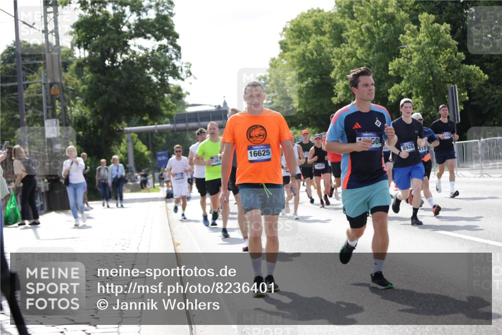 29.06.2025 - hella hamburg halbmarathon Jannik Wohlers http://msf.ph/oto/8236401 29.06.2025 09:53:38 Lombardsbrücke 1098, 1119, 1413, 1424, 1476, 1892, 1902, 2823, 3785, 4183, 4185, 4235, 4237, 5528, 6198, 6309, 6831, 7167, 7734, 8023, 8269, 8928, 9043, 9105, 9463, 9482, 9619, 10529, 10792, 11773, 11848, 11936, 12084, 12159, 12203, 12679, 12706, 12724, 13297, 13554, 14415, 14541, 14730, 15026, 15365, 15611, 15784, 15950, 16081, 16136, 16314, 16466, 16475, 16625, 16893, 17033, 17363, 17451, 17864, 17997, 18249, 18499, 18790, 19112 meine-sportfotos.de