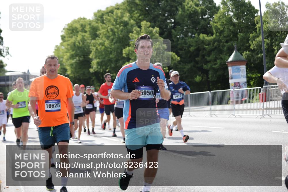 29.06.2025 - hella hamburg halbmarathon Jannik Wohlers http://msf.ph/oto/8236423 29.06.2025 09:53:39 Lombardsbrücke 1098, 1119, 1413, 1424, 1476, 1892, 1902, 2823, 3785, 4183, 4185, 4235, 4237, 4270, 5528, 6198, 6309, 6831, 7167, 7734, 8023, 8269, 8743, 8928, 9043, 9105, 9463, 9482, 9619, 10529, 10792, 11773, 11848, 11936, 12084, 12159, 12203, 12679, 12706, 12724, 13297, 13554, 14415, 14541, 14730, 15026, 15333, 15365, 15611, 15784, 15950, 16081, 16136, 16314, 16466, 16475, 16625, 16627, 16893, 17033, 17363, 17451, 17864, 17997, 18499, 18790, 18815, 19112 meine-sportfotos.de