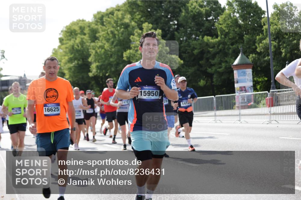 29.06.2025 - hella hamburg halbmarathon Jannik Wohlers http://msf.ph/oto/8236431 29.06.2025 09:53:39 Lombardsbrücke 1098, 1119, 1413, 1424, 1476, 1892, 1902, 2823, 3785, 4183, 4185, 4235, 4237, 4270, 5528, 6198, 6309, 6831, 7167, 7734, 8023, 8269, 8743, 8928, 9043, 9105, 9463, 9482, 9619, 10529, 10792, 11773, 11848, 11936, 12084, 12159, 12203, 12679, 12706, 12724, 13297, 13554, 14415, 14541, 14730, 15026, 15333, 15365, 15611, 15784, 15950, 16081, 16136, 16314, 16466, 16475, 16625, 16627, 16893, 17033, 17363, 17451, 17864, 17997, 18499, 18790, 18815, 19112 meine-sportfotos.de